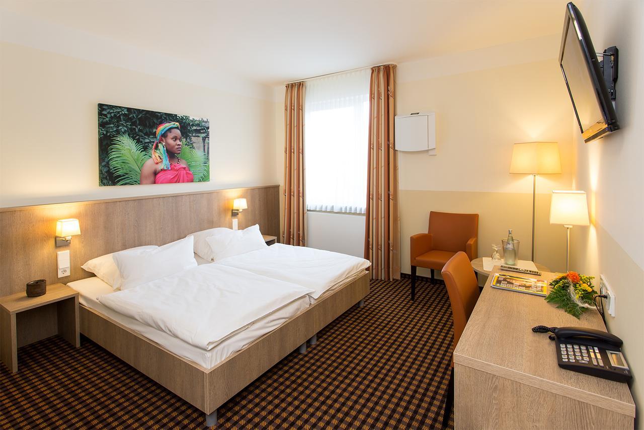 Hotel Saterlaender Hof Bei Nico à Ramsloh Extérieur photo